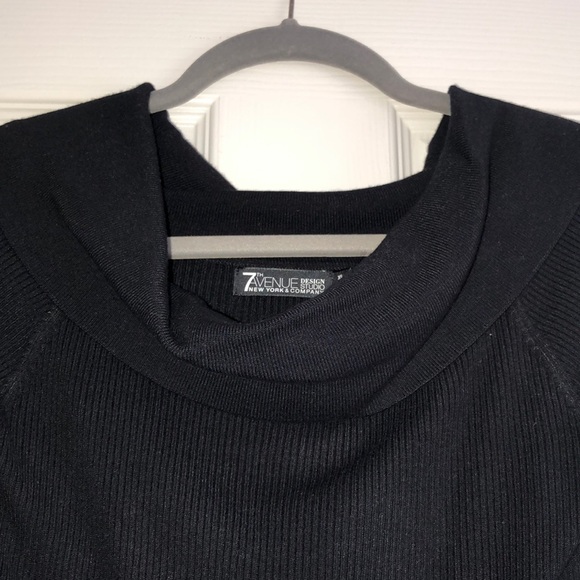 Top - Picture 3 of 4